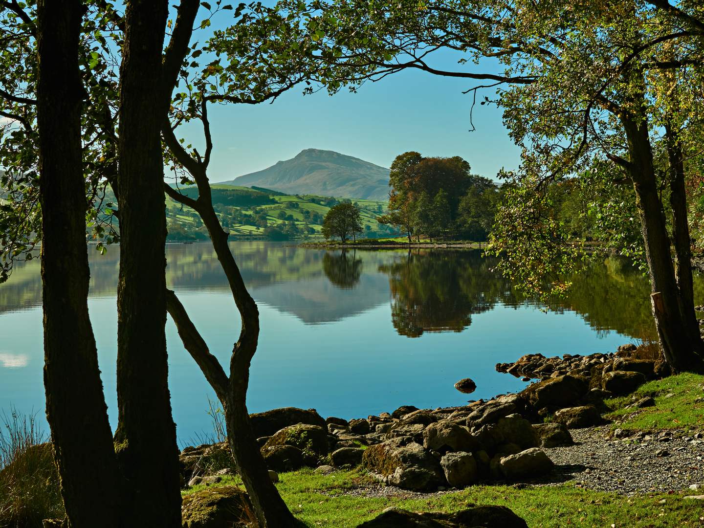An image depicting the trail The Arans from Cwm Cywarch and its surrounding area.