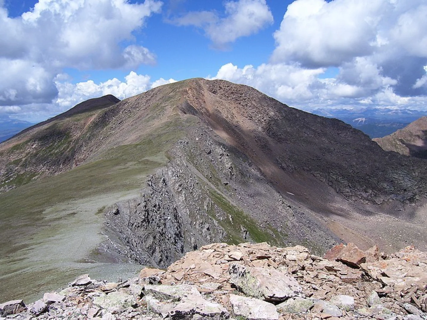 An image depicting the trail Lower Lamphier Lake via South Lottis Trail and its surrounding area.