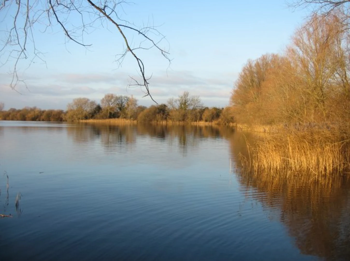 An image depicting the trail Fenstanton to Fen Drayton Loop and its surrounding area.