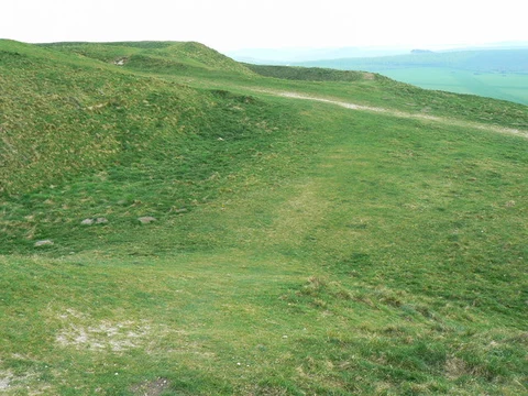 An image depicting the trail Barbury Castle Country Park Loop and its surrounding area.