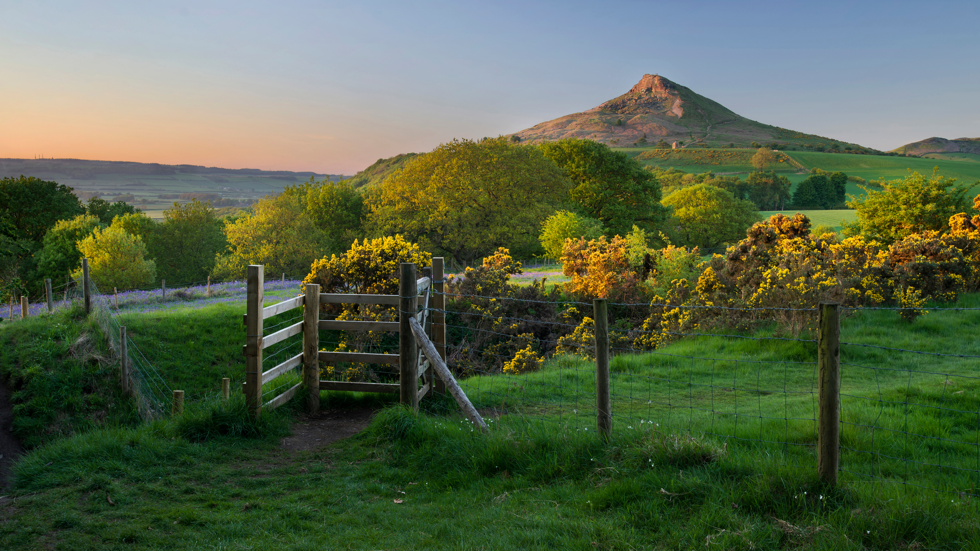 An image depicting the trail Roseberry Topping from Newton under Roseberry and its surrounding area.