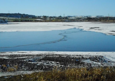 Dams to Darnley Country Park Walk