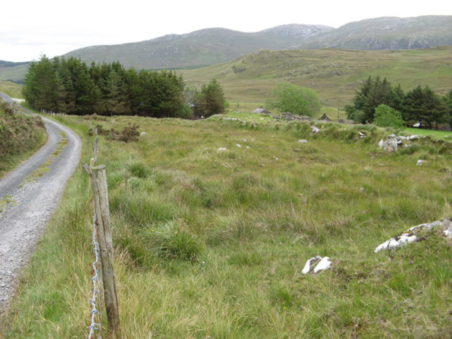 An image depicting the trail Croveenananta - Croaghubbrid Mountain Loop and its surrounding area.