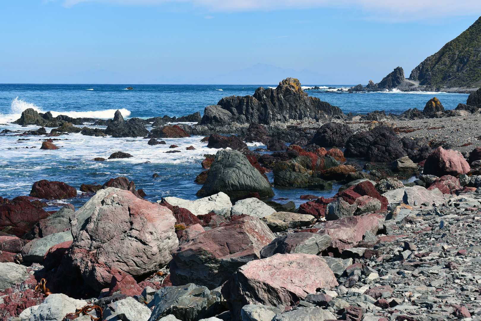 An image depicting the trail South Coast and WW2 Bunkers Loop and its surrounding area.