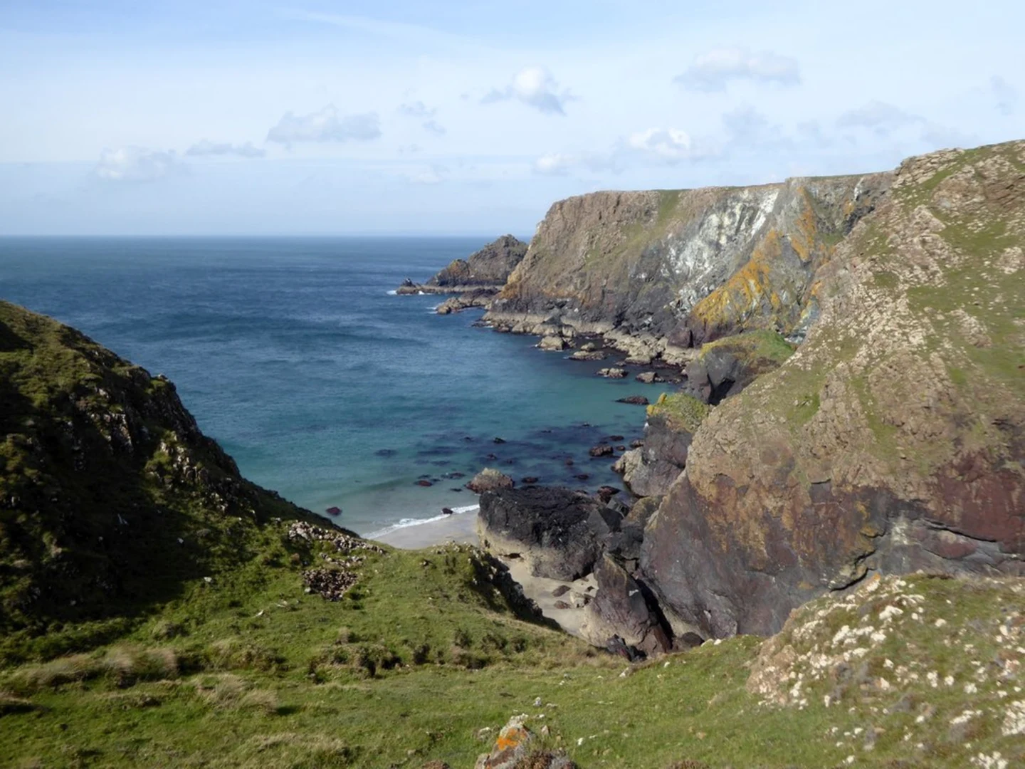 An image depicting the trail Predannack Airfield and Kynance Cove Loop from Mullion and its surrounding area.