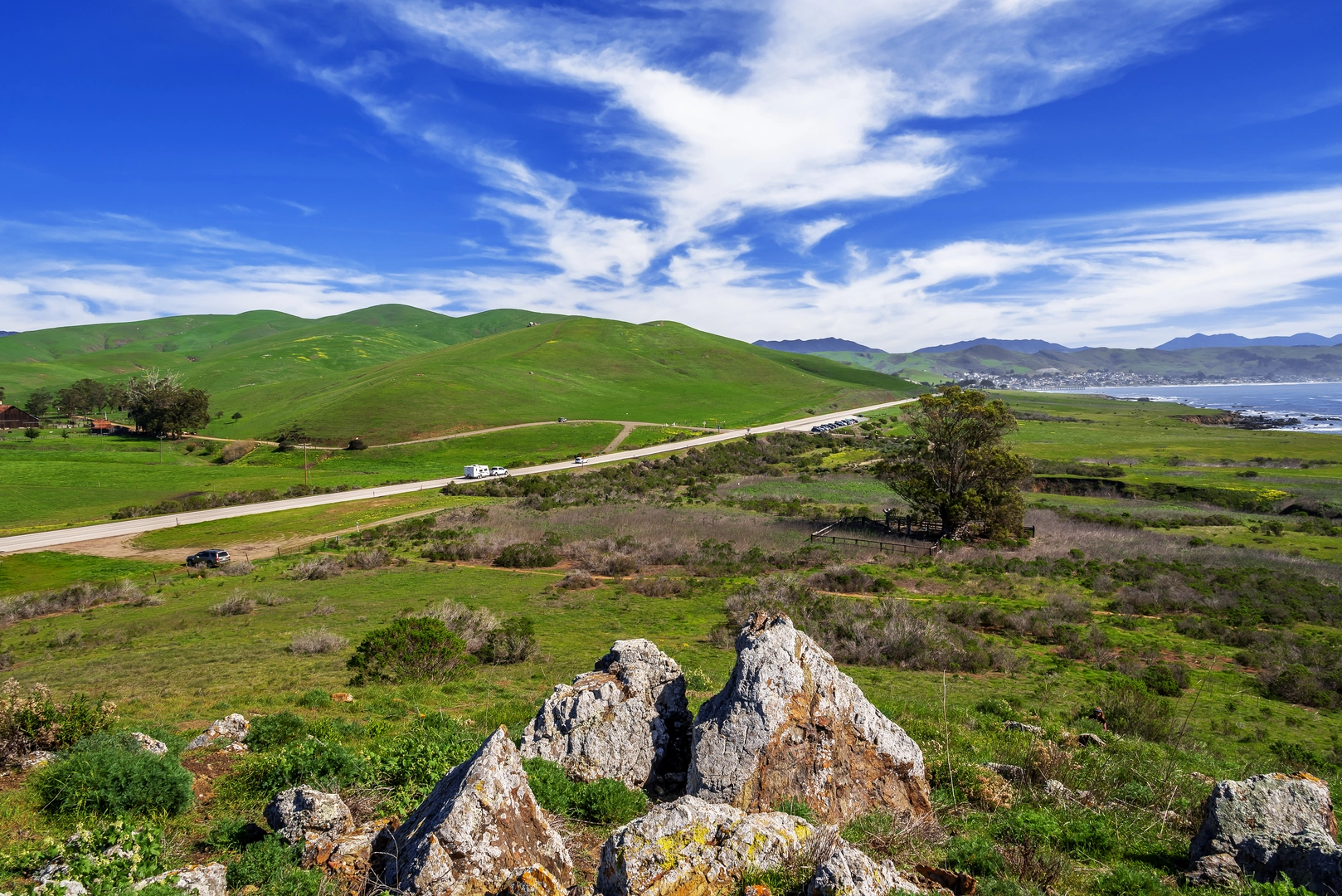 An image depicting the trail Portola Trail and its surrounding area.