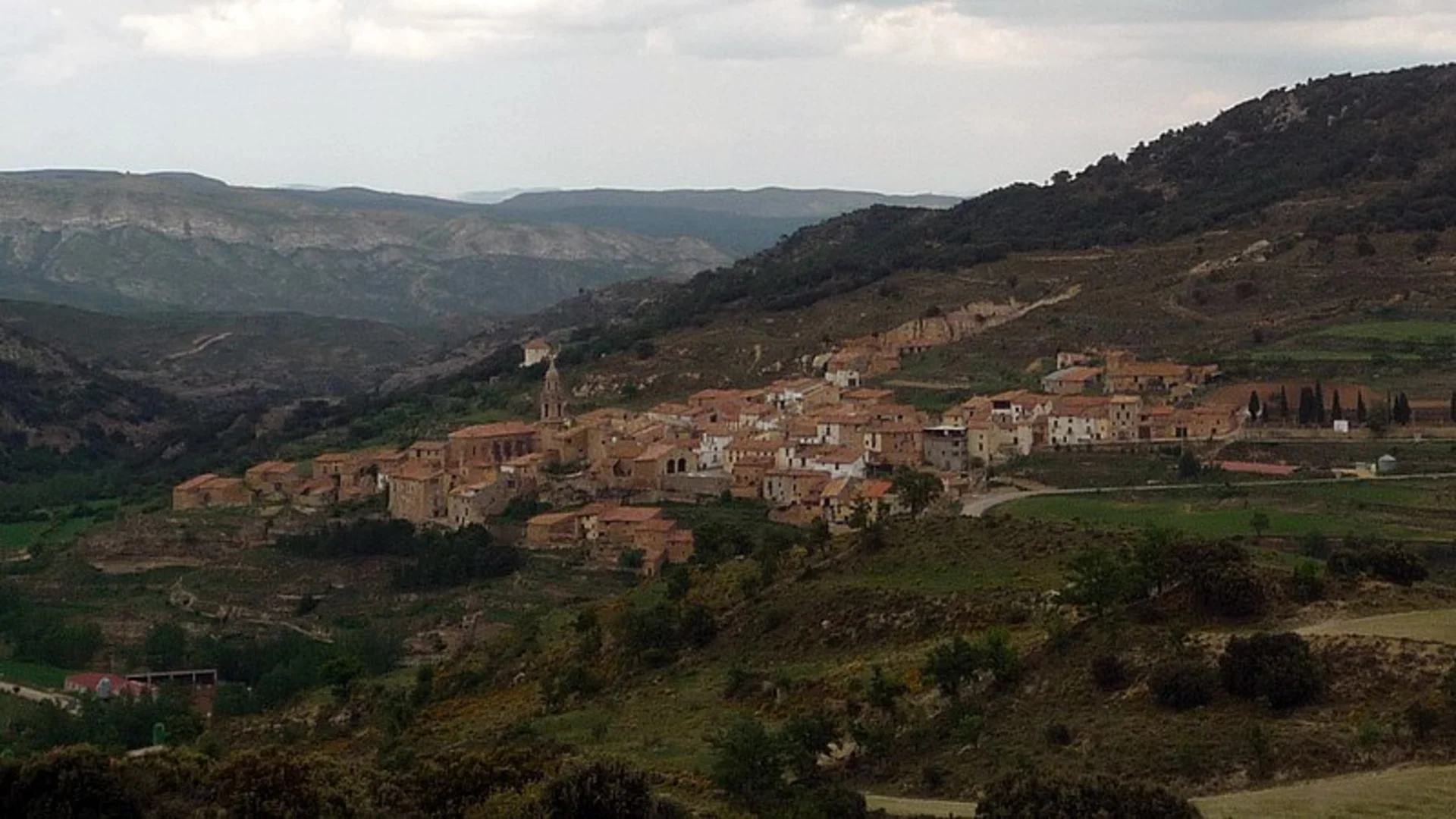 An image depicting the trail Tour of the Hermitages of Tronchón PR TE 74 and its surrounding area.