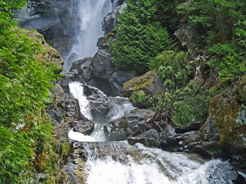 An image depicting the trail Horton Butte via Lakeshore Trail and its surrounding area.