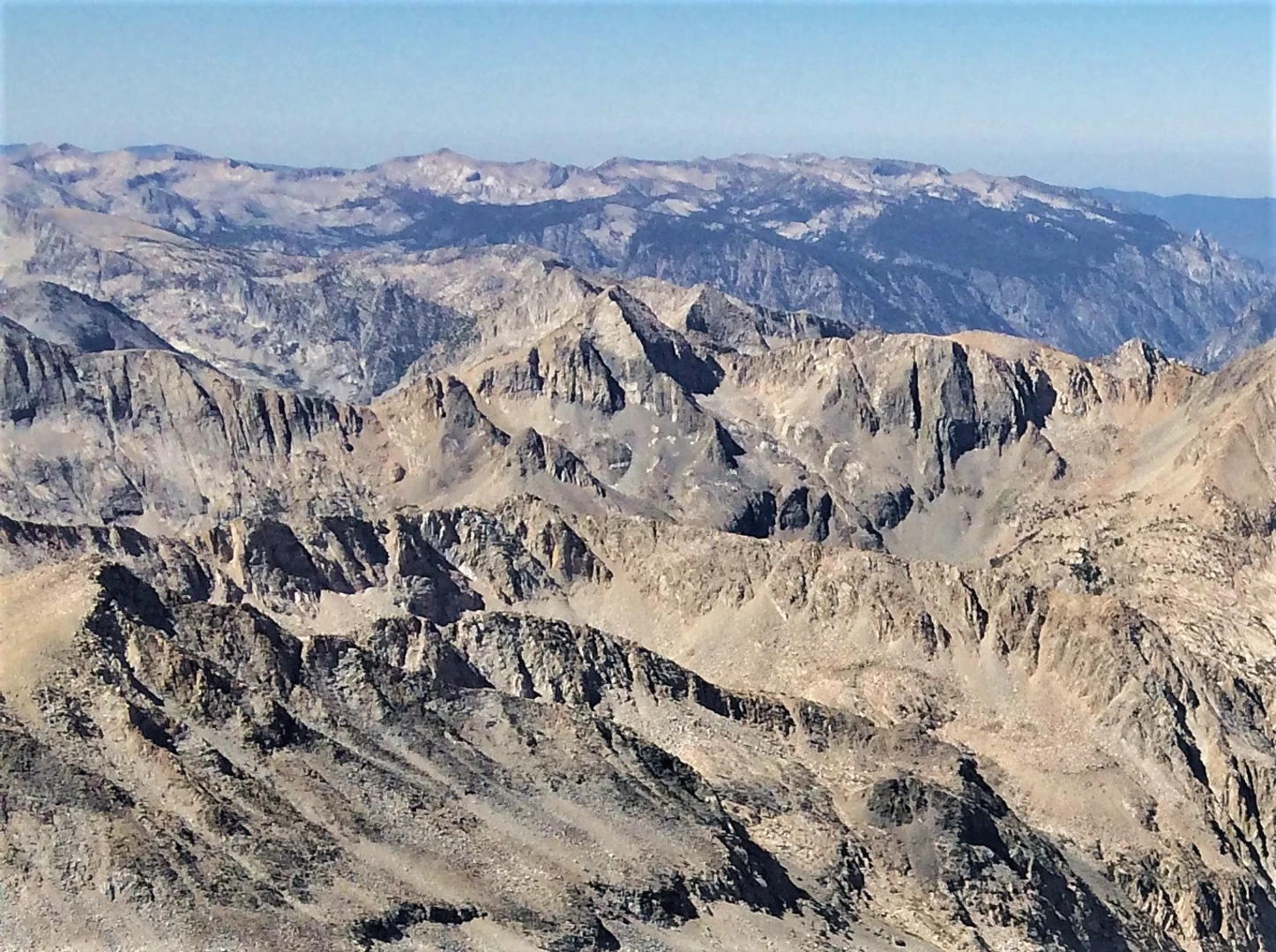 An image depicting the trail Observation Peak via PCT and its surrounding area.