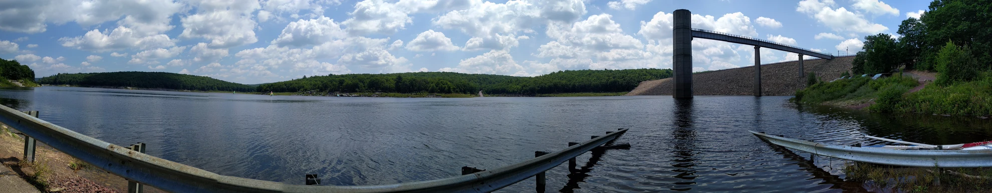 An image depicting the trail Francis E Walter Reservoir Loop and its surrounding area.