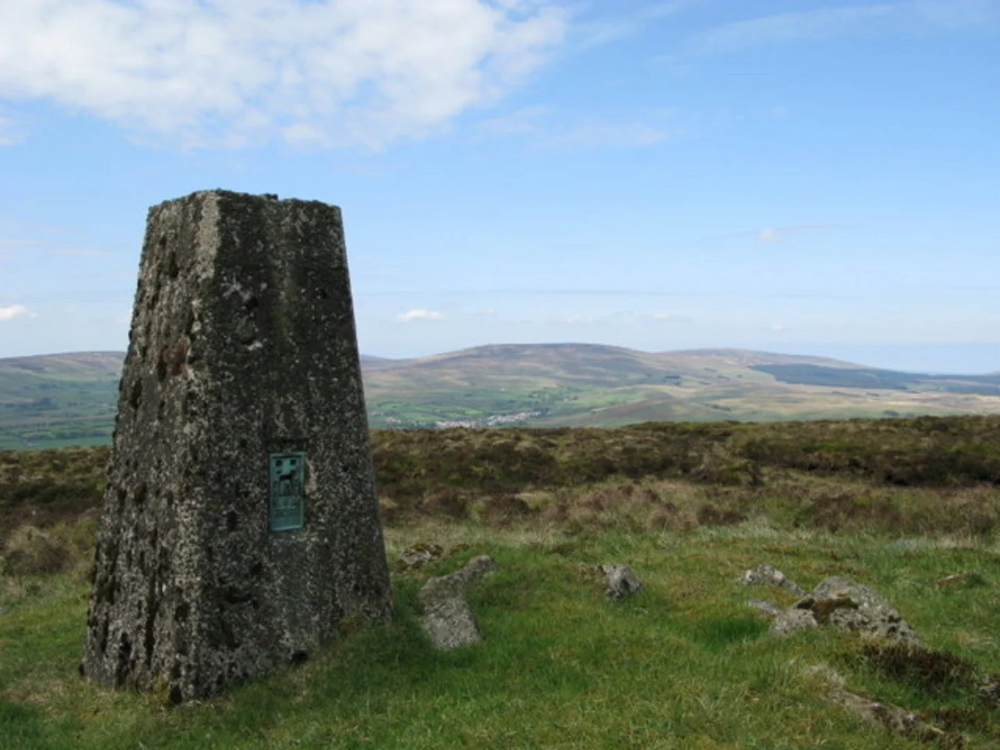 An image depicting the trail Collin Top - Mid Hill - Carncormick Loop and its surrounding area.