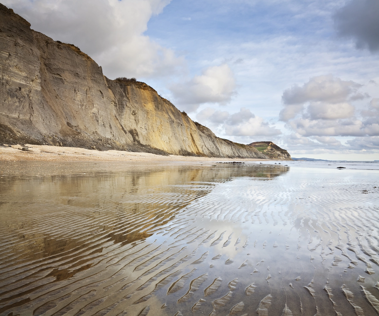An image depicting the trail Highlands End - Seatown to Charmouth Walk and its surrounding area.