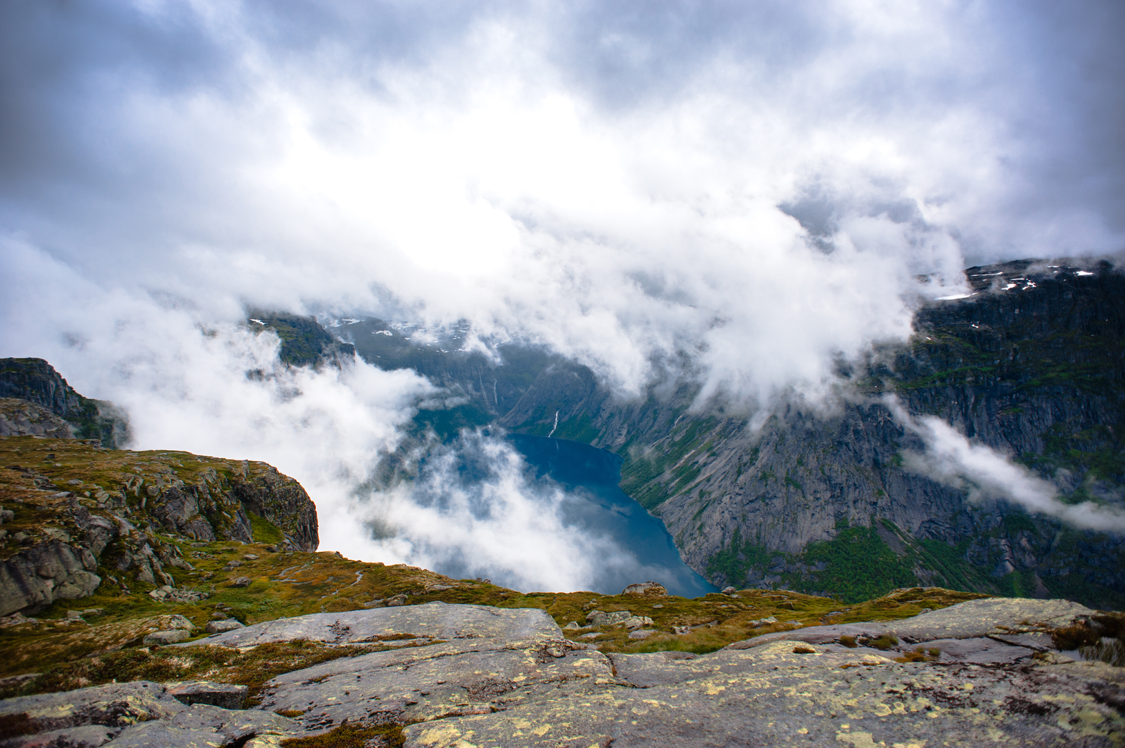 An image depicting the trail Trolltunga and its surrounding area.