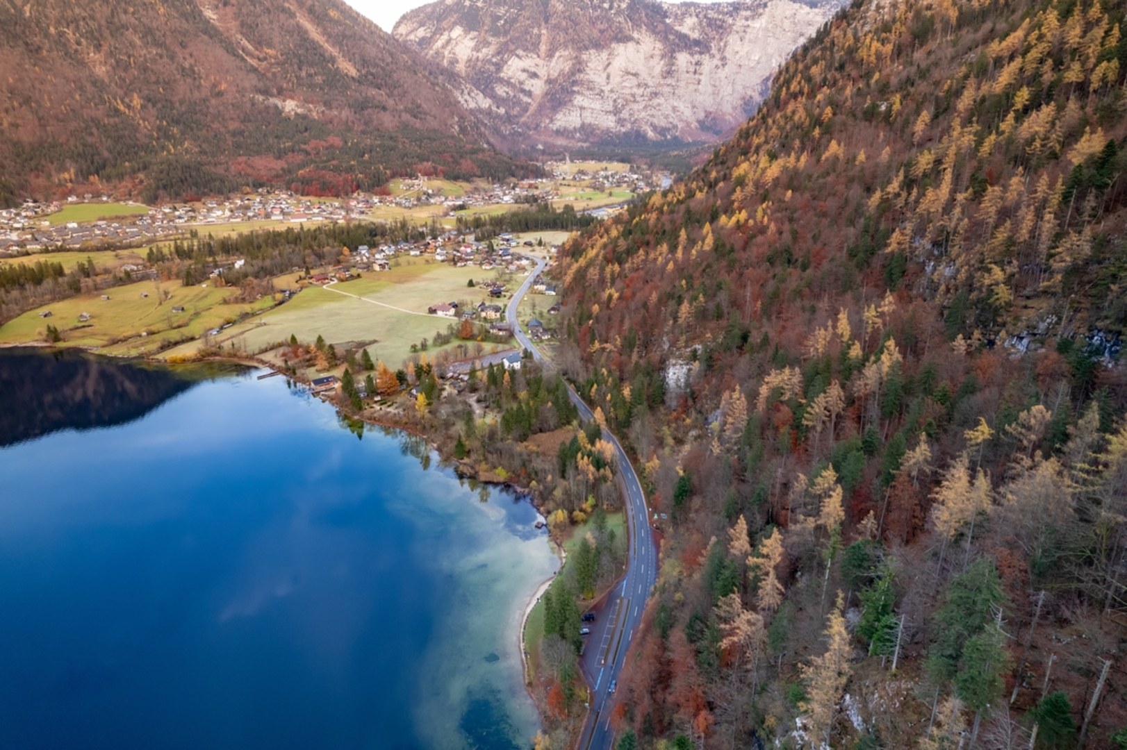 An image depicting the trail Winter Trail Obertraun and its surrounding area.