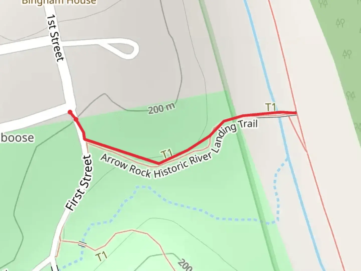 An image depicting the trail Arrow Rock Historic River Landing Trail and its surrounding area.