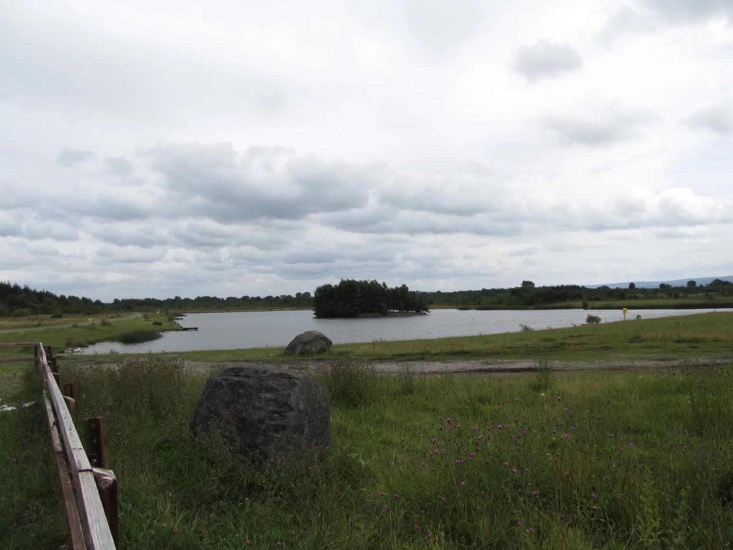 An image depicting the trail Lough Boora - Finnamore Lakes Route and its surrounding area.
