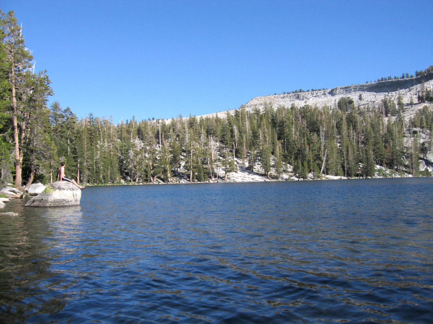 An image depicting the trail Bridalveil Creek Trail and Ostrander Lake Loop and its surrounding area.