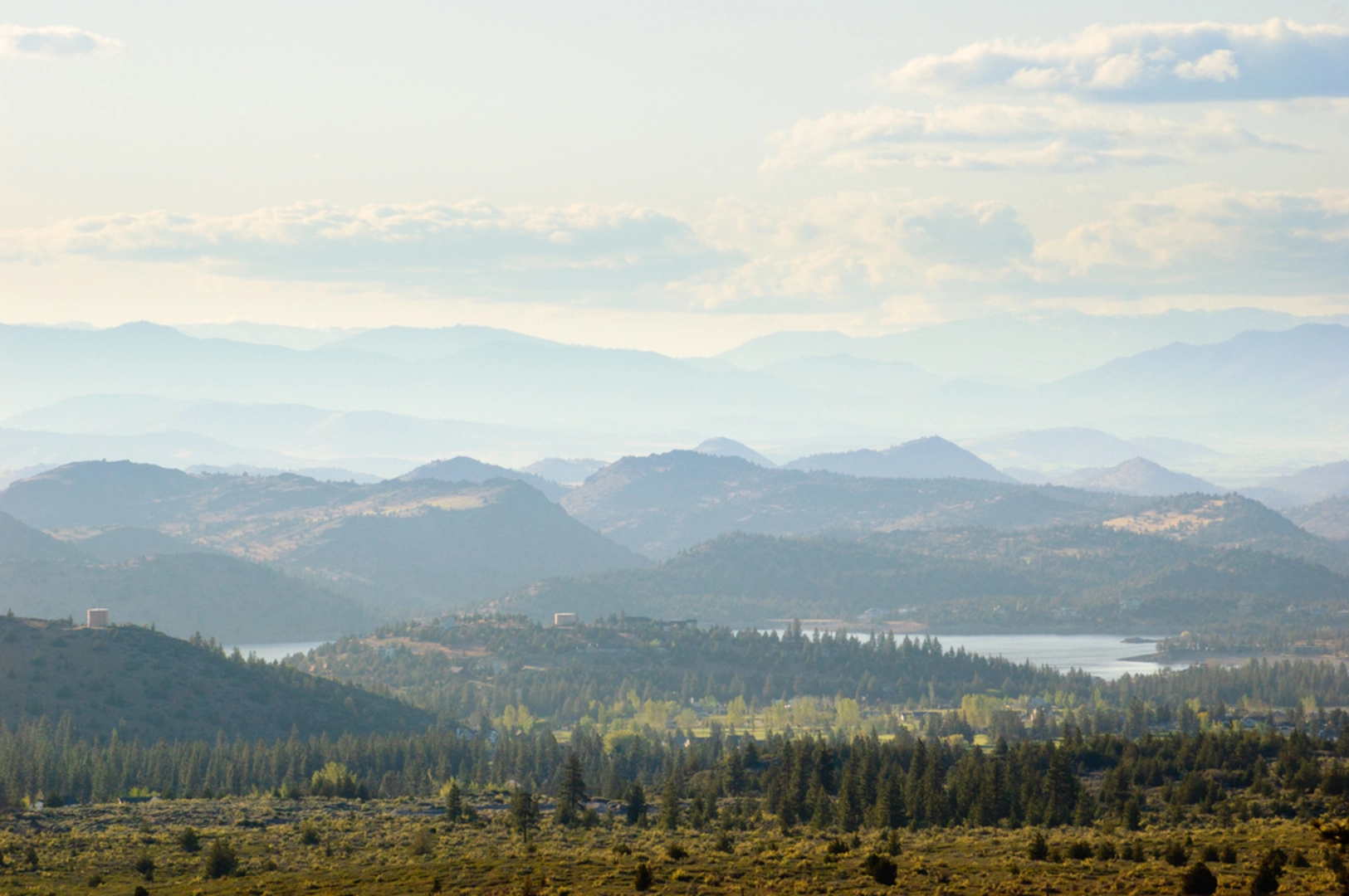 An image depicting the trail Landers Lake via Swift Creek Trail and its surrounding area.