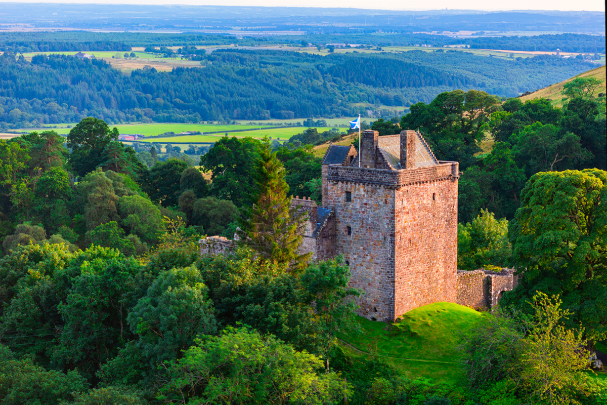 Hillfoots Hill and Castle Campbell