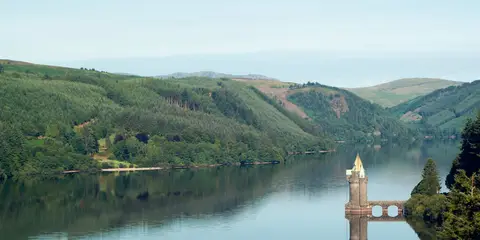 An image depicting the trail Glyndyfrdwy to Dylife Walk and its surrounding area.