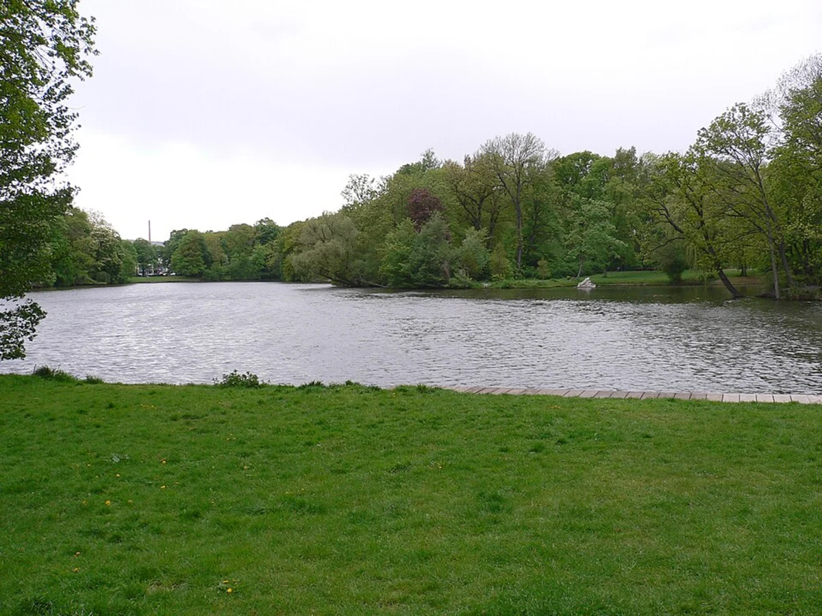 Karpfenteich and Treptower Spree via Spreeweg