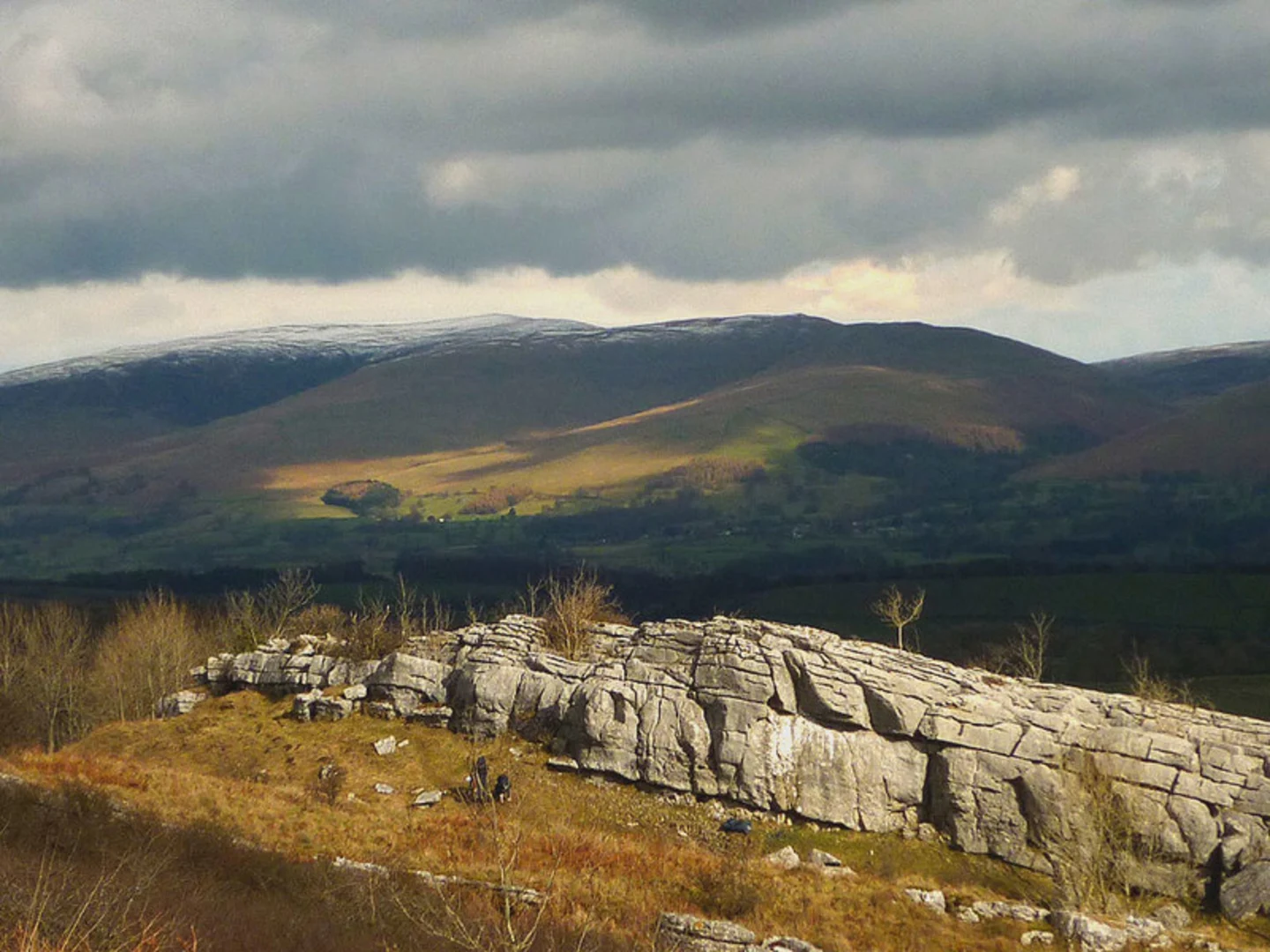 An image depicting the trail Hutton Roof Crags and Farleton Fell Loop and its surrounding area.