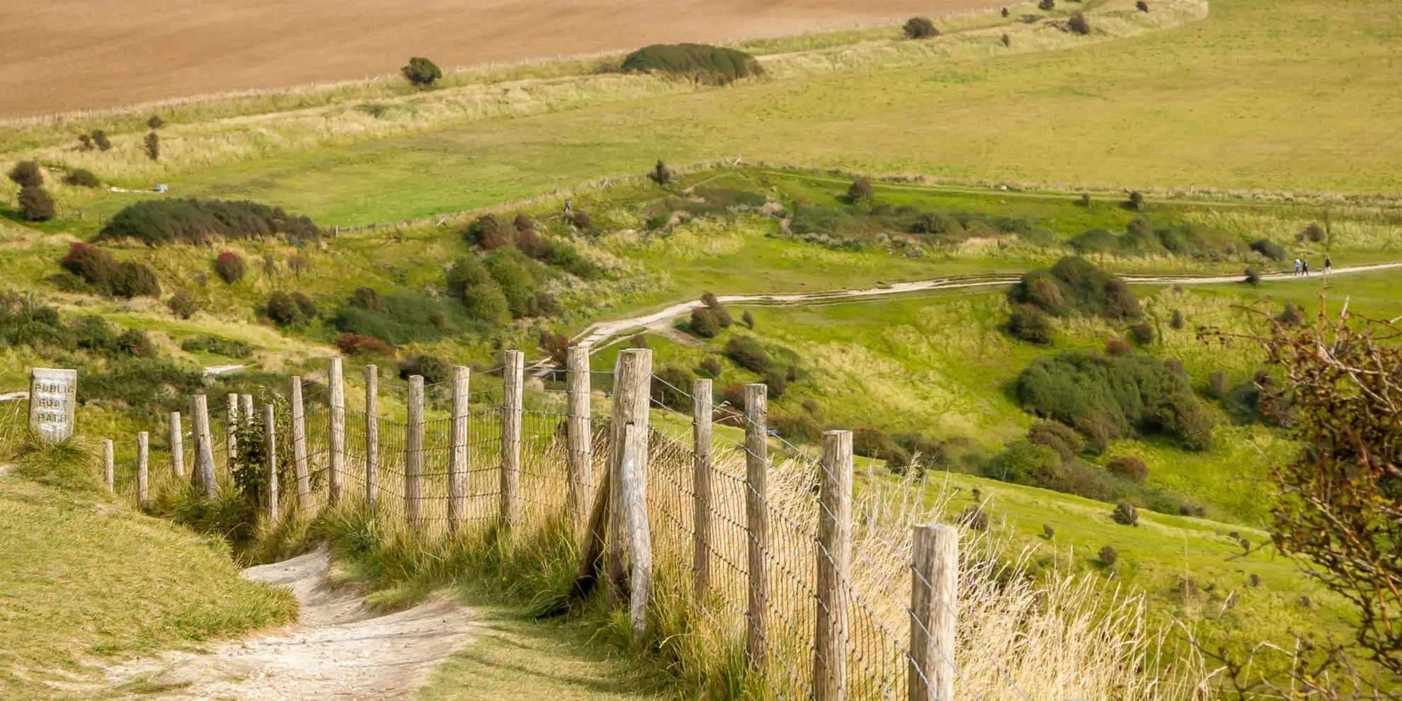 An image depicting the trail Broadway and Chipping Campden from Dover's Hill and its surrounding area.