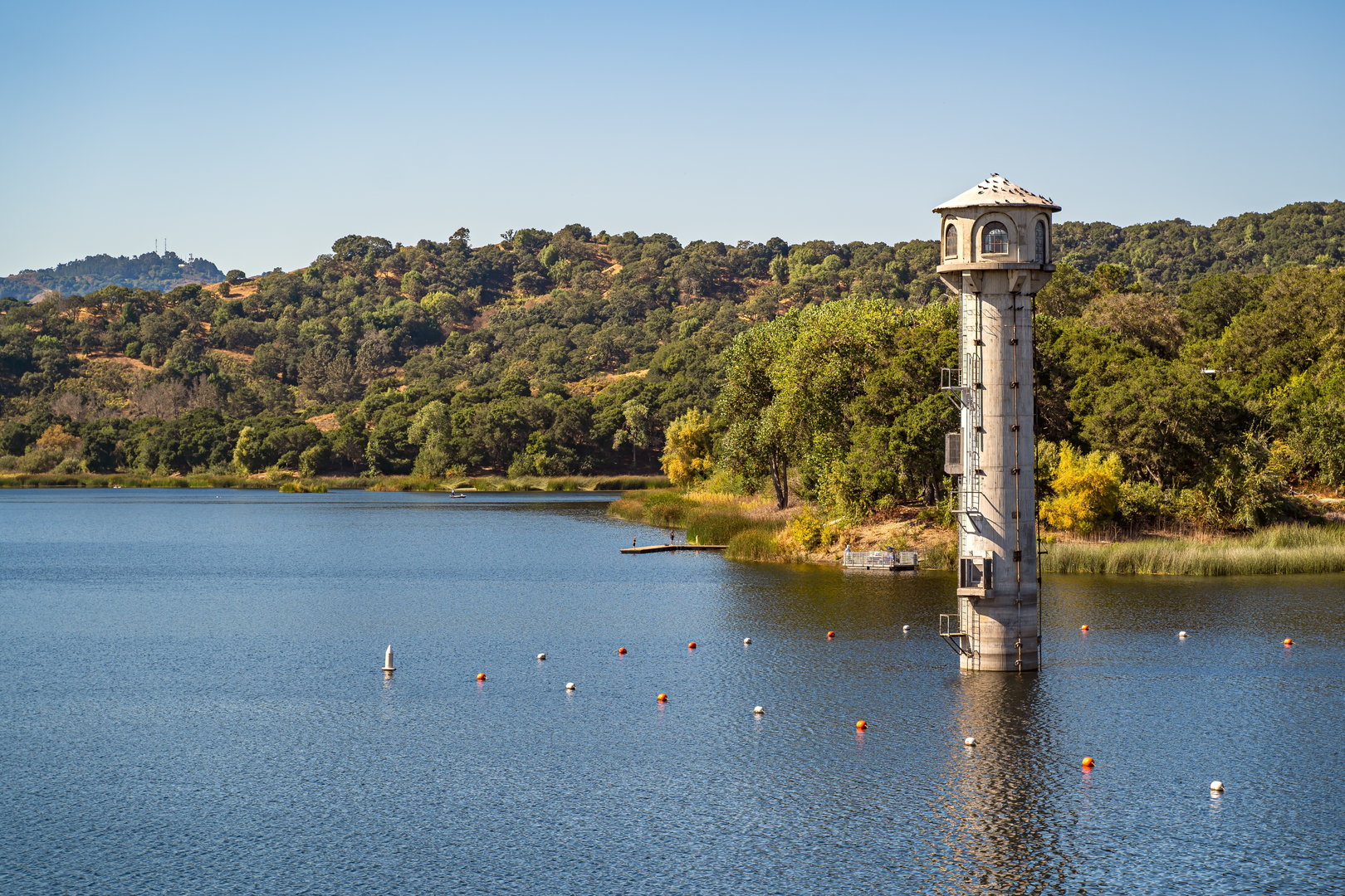 An image depicting the trail Lafayette Reservoir Loop and its surrounding area.
