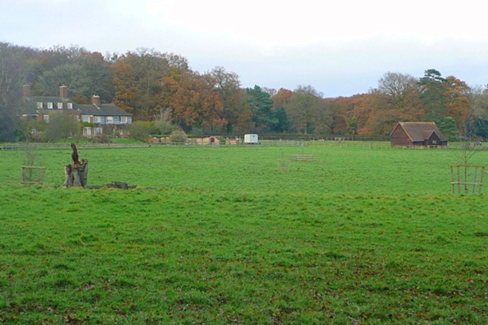 An image depicting the trail Shepherd's Green Loop via National Trust - Greys Court and its surrounding area.