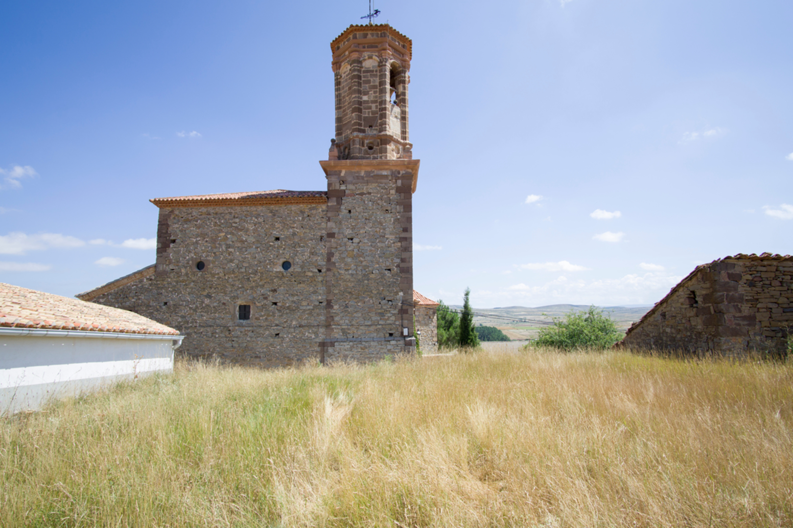 An image depicting the trail Alfambra - Galve PR TE 36 and its surrounding area.
