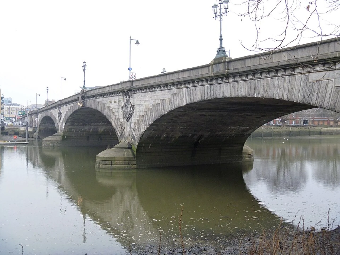 An image depicting the trail Kew Bridge to Barnes Bridge Loop and its surrounding area.
