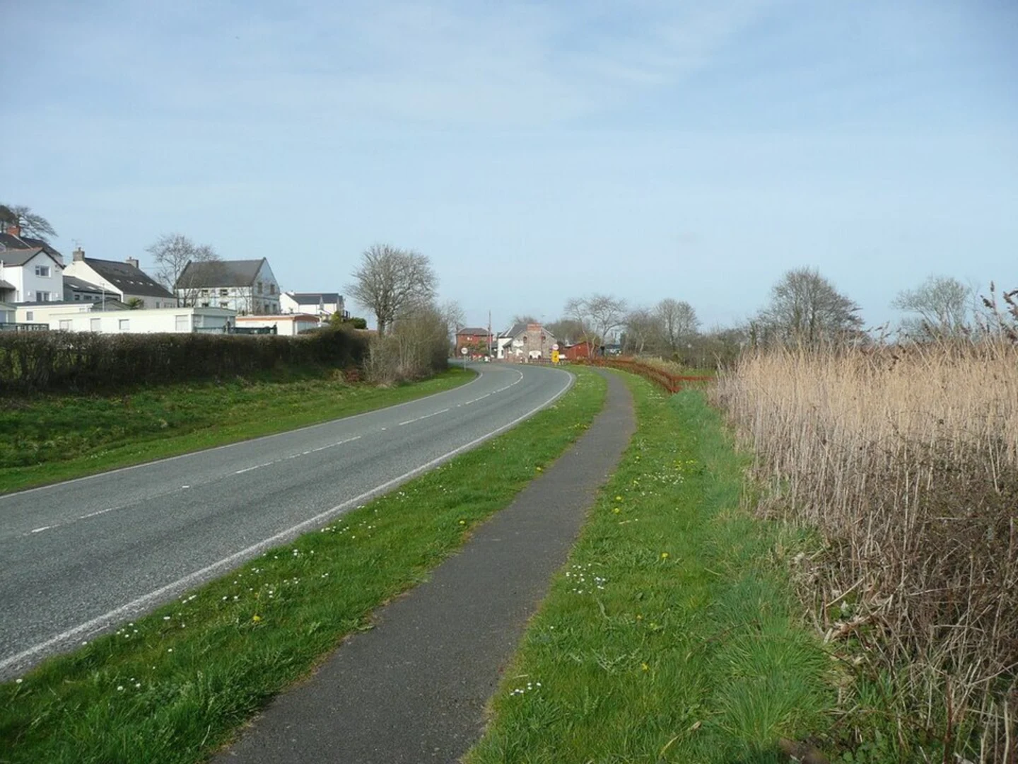 An image depicting the trail Penally Station to Tenby South Beach and its surrounding area.