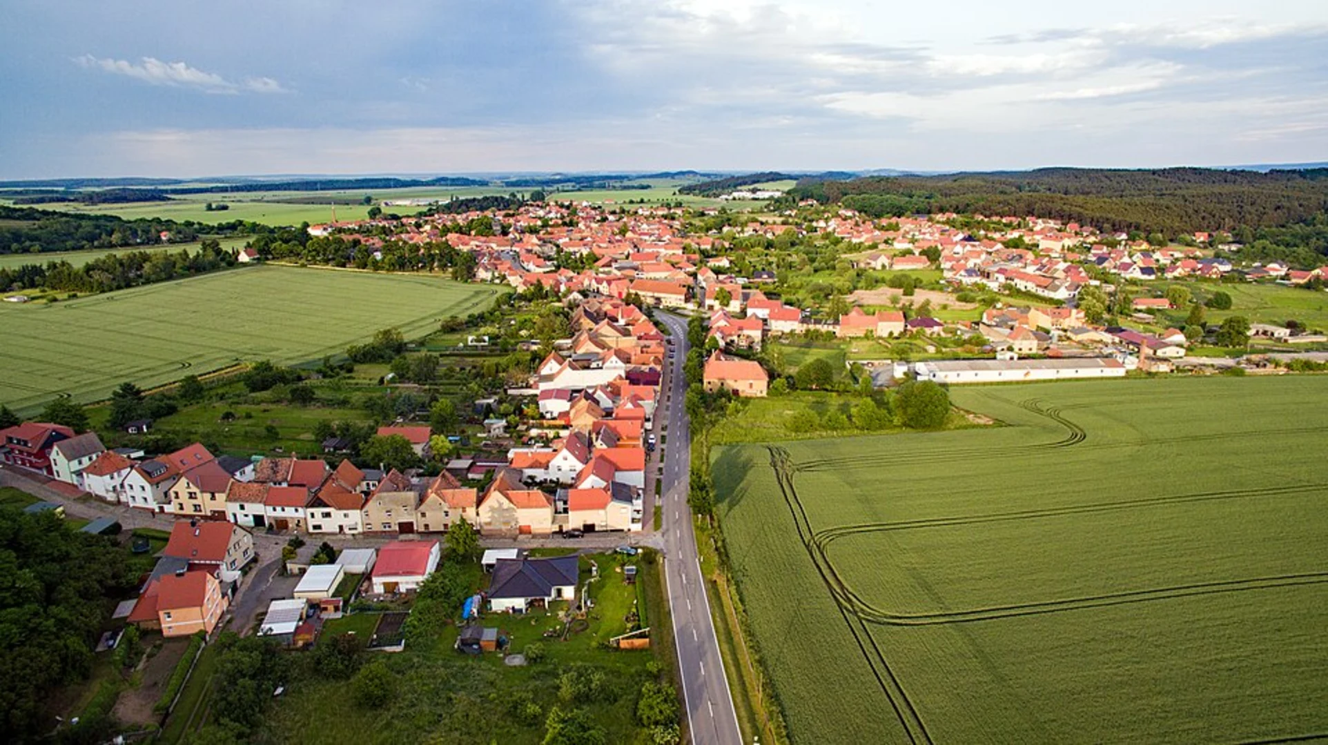 An image depicting the trail Westernhausen to Krautheim Walk via River Jagst and its surrounding area.