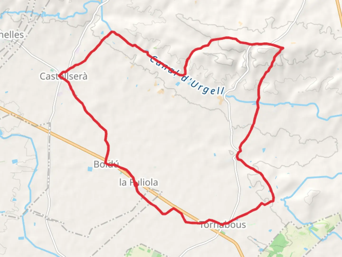 An image depicting the trail Path of the Plans d'Almenara PR C 72 and its surrounding area.
