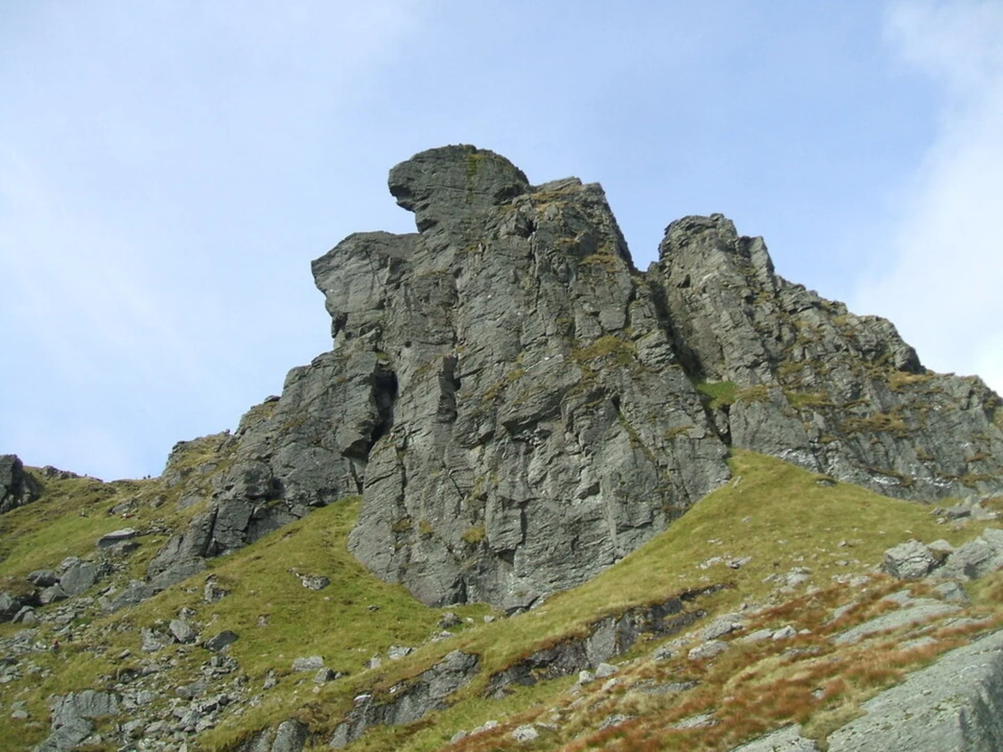 An image depicting the trail The Cobbler Mountain Loop and its surrounding area.