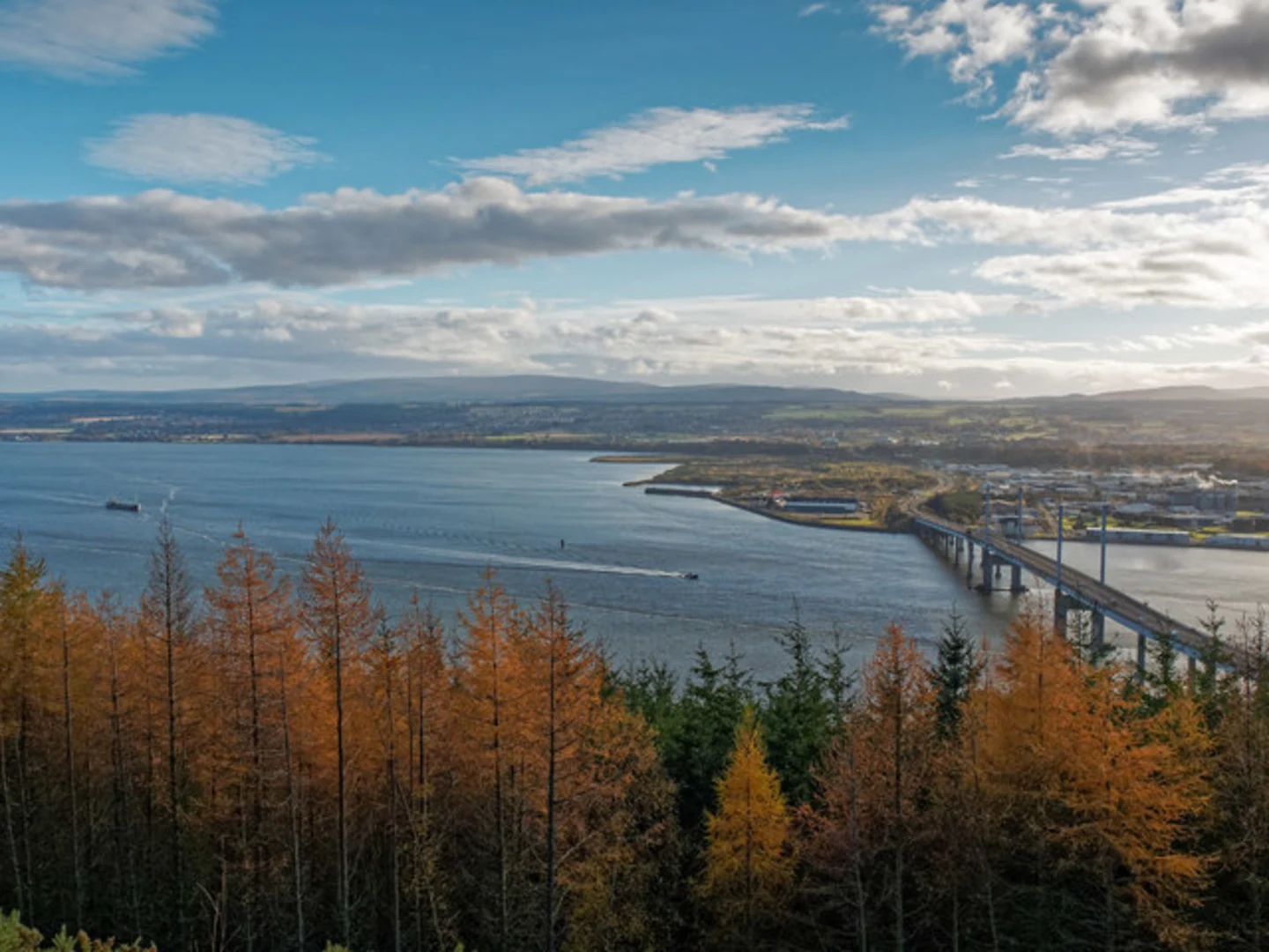 An image depicting the trail Kessock Bridge Viewpoint Loop - Moray Firth and its surrounding area.