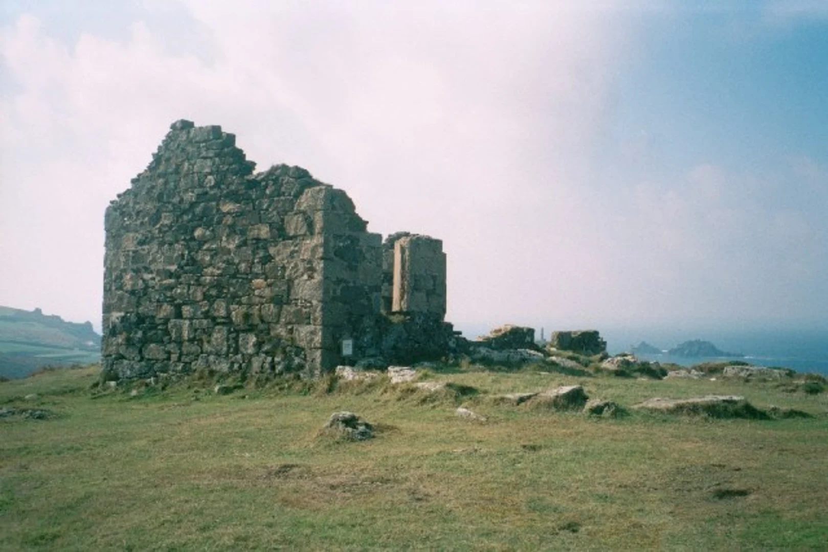 An image depicting the trail Botallack Mine and Kenidjack Castle via SWCP and its surrounding area.