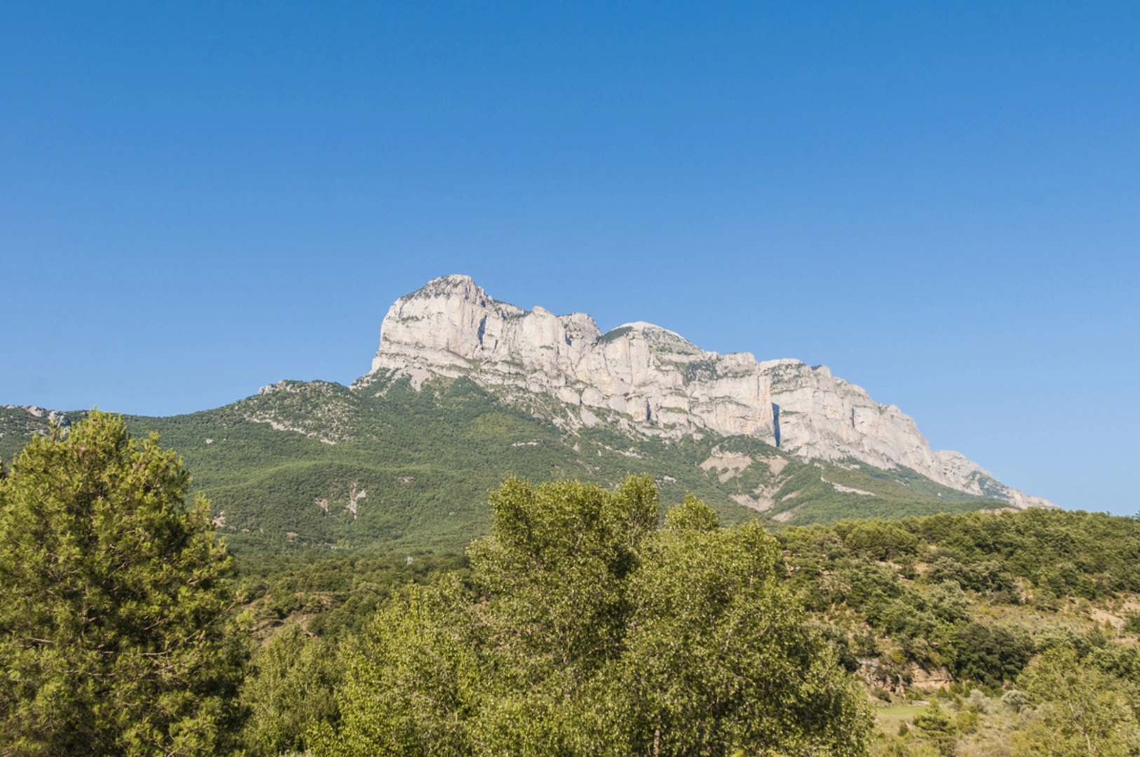An image depicting the trail Tella Hospital - Puertolas PR HU 184 and its surrounding area.