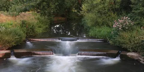 An image depicting the trail Lea Valley Walk and its surrounding area.