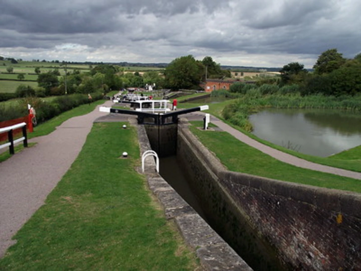 An image depicting the trail Stockdale Wood, Scriddles Wood and Middleton Wood Loop and its surrounding area.
