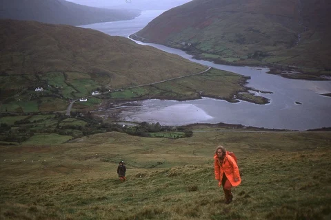 An image depicting the trail Maumtrasna & Devilsmother Mountain Loop and its surrounding area.