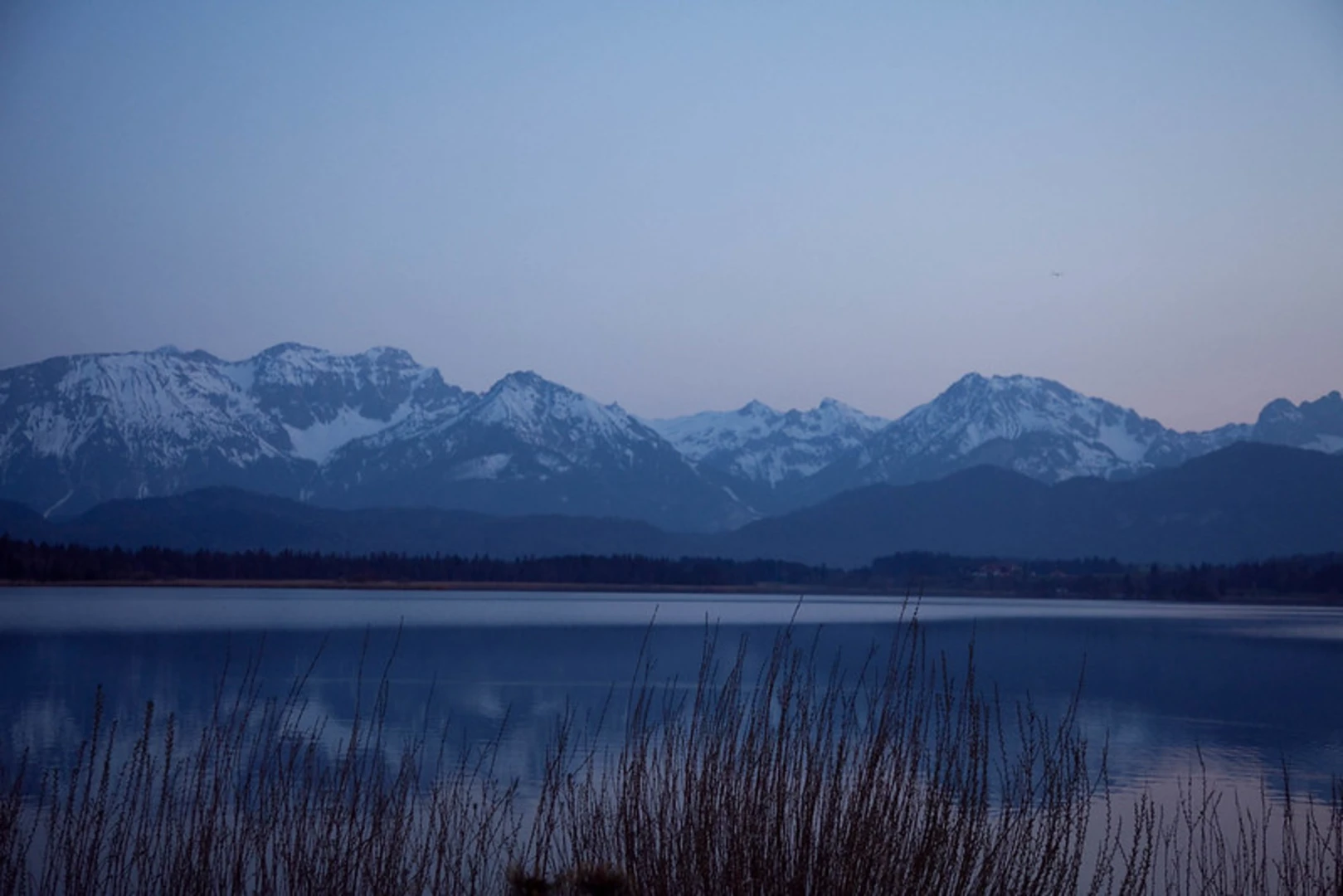 An image depicting the trail Hopfensee Rundweg Loop and its surrounding area.