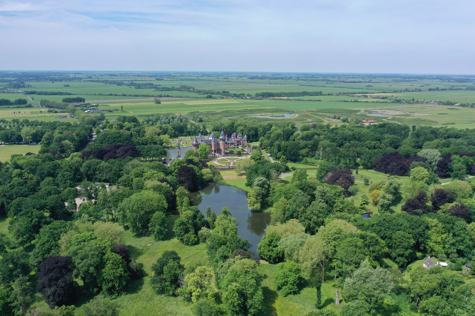 An image depicting the trail Kasteel De Haere, De Hei Fonteinkruid and Kasteel Spijkerbosch Loop and its surrounding area.