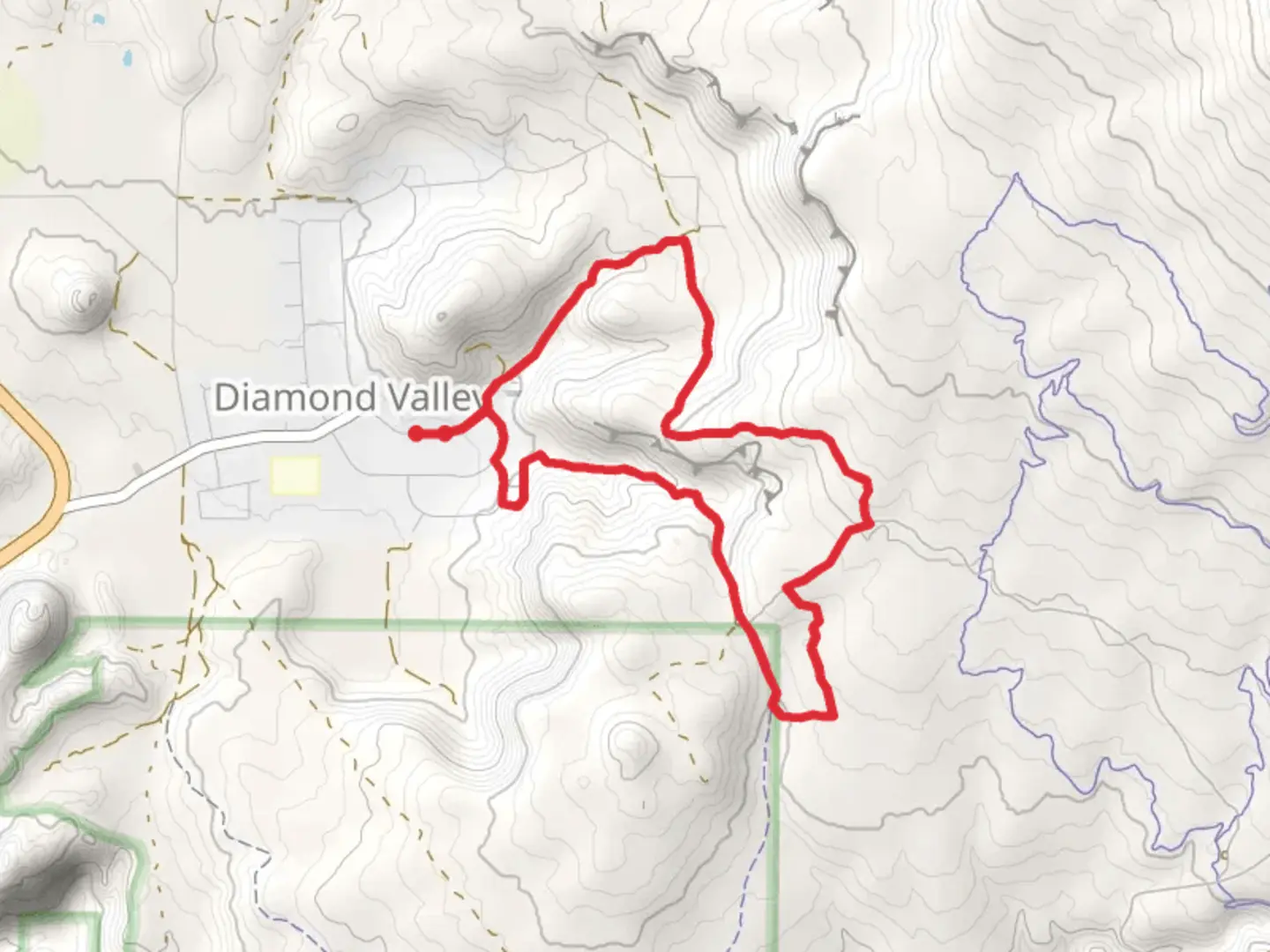 An image depicting the trail Diamond Valley Loop and its surrounding area.