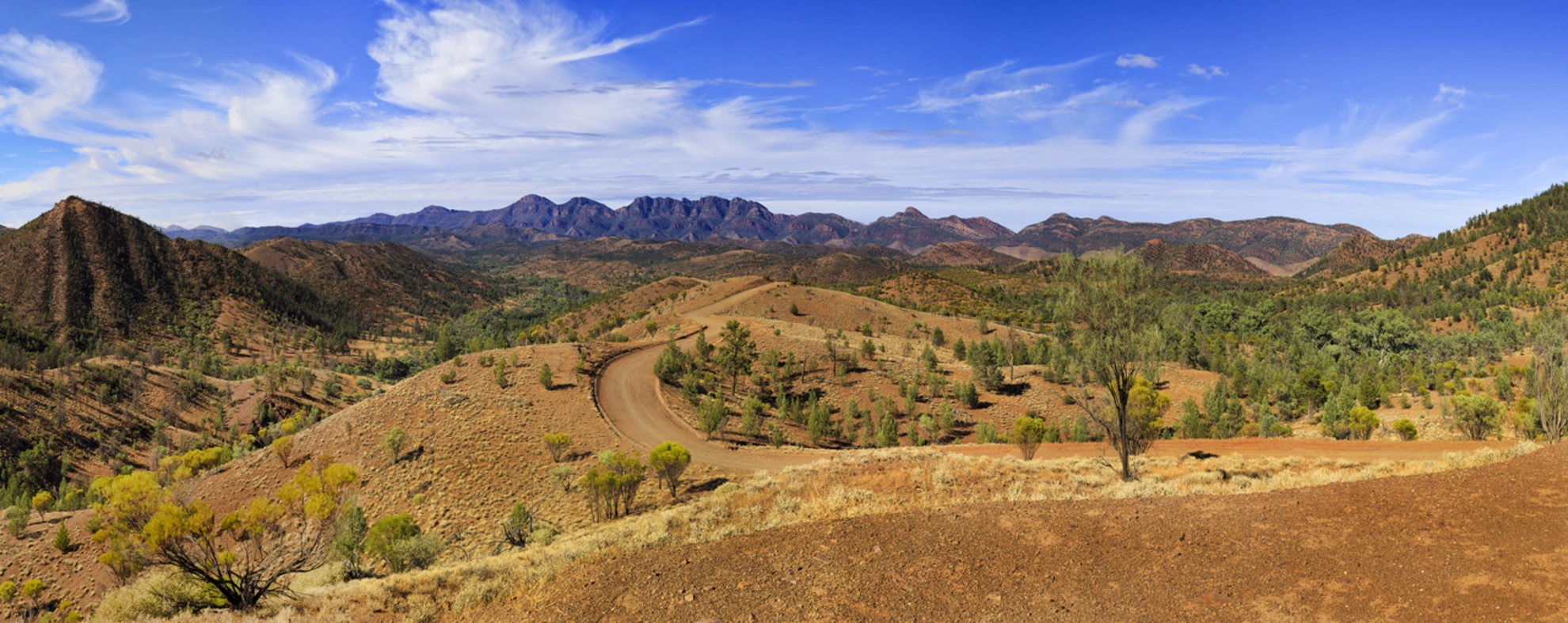 An image depicting the trail St Mary Peak - Ngarri Mudlanha - Wilpena Pound Track and its surrounding area.