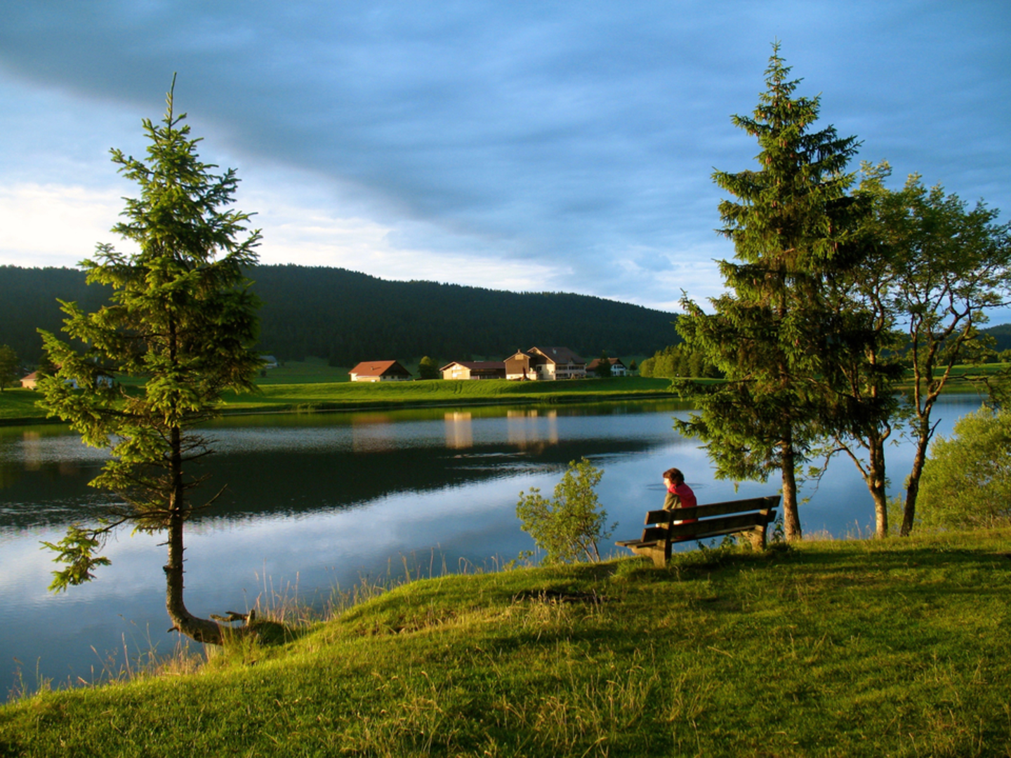 An image depicting the trail La Vy aux Moines and its surrounding area.