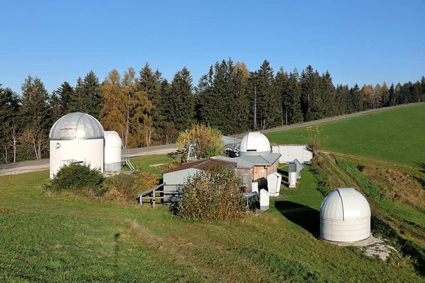 An image depicting the trail From Gahberg on Richtberg and its surrounding area.