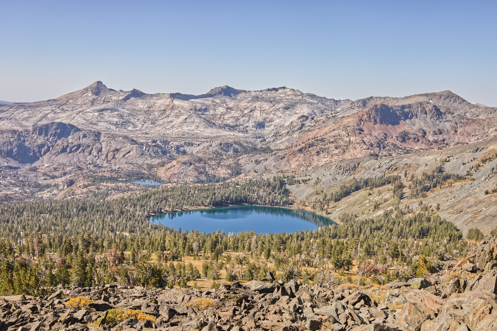 An image depicting the trail Mount Tallac and its surrounding area.
