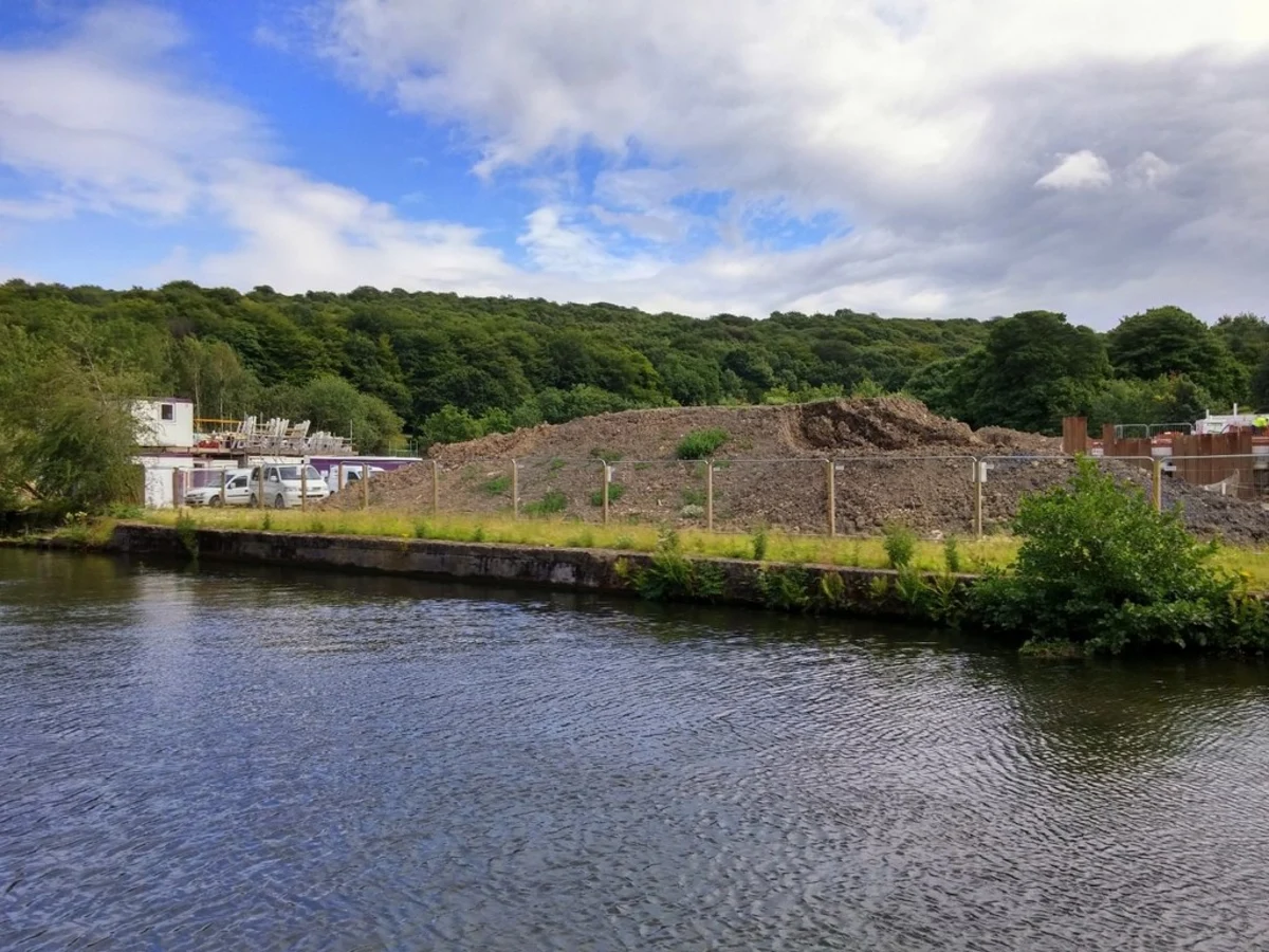 Leeds and Liverpoll Canal and Bramley Fell via Aire Valley Towpath