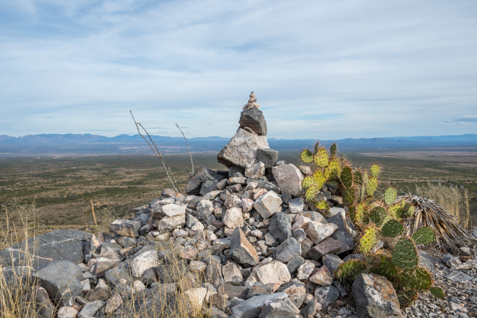 An image depicting the trail Guindani Loop Trail and its surrounding area.